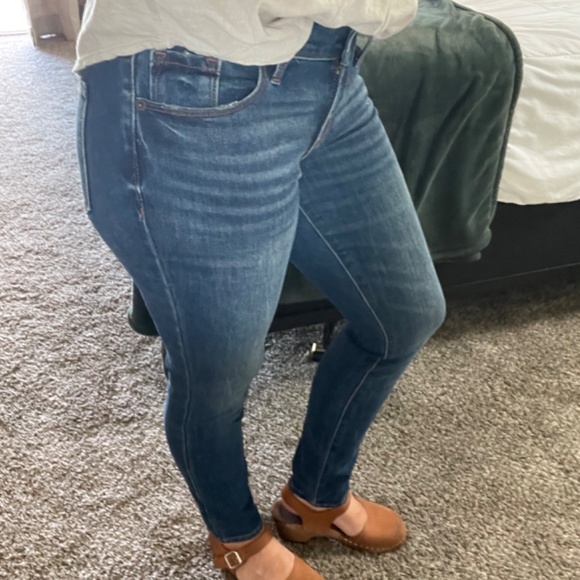 Old Navy Women’s Pop Icon skinny jeans - Picture 3 of 5